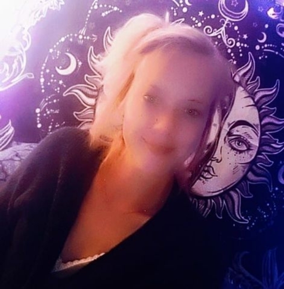 Profile Picture of Trisha Layton (@flowerchildtml) on Poshmark