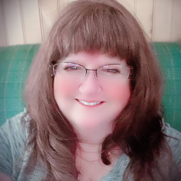 Profile Picture of Kim Bailey shuler (@kim_shuler) on Poshmark