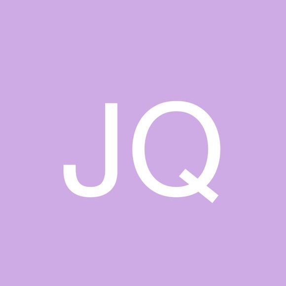 Profile Picture of Julie Quaschnick (@juliqrn) on Poshmark