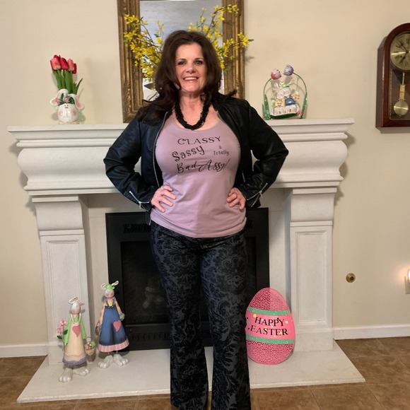 Profile Picture of Susan Pascali (@pascaligang) on Poshmark