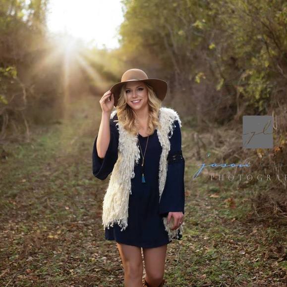 Profile Picture of Kathy Swift (@mike1900) on Poshmark