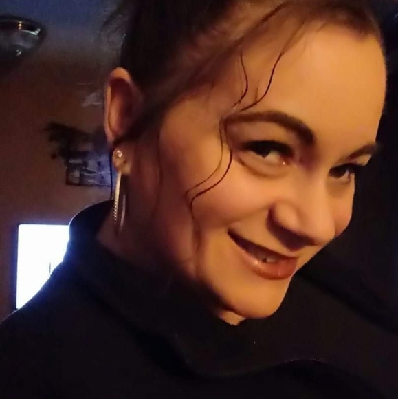 Profile Picture of Debrajene Ciaffone (@bklyn_girl_69) on Poshmark