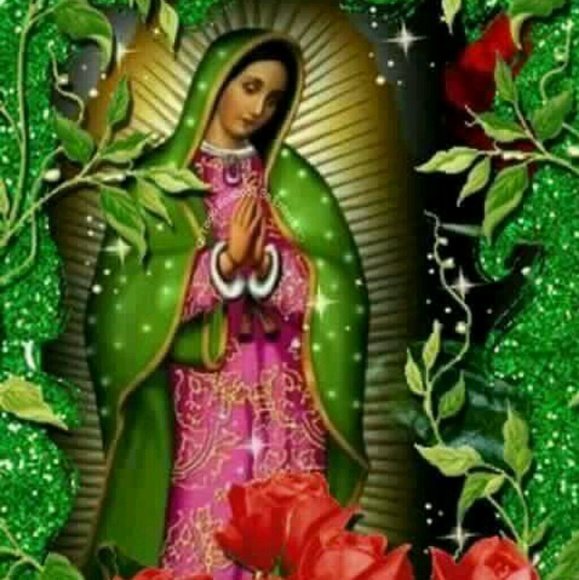 Profile Picture of Mari Maciel (@mari2280) on Poshmark