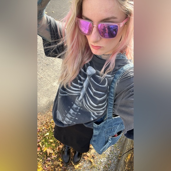 Profile Picture of Rachel Snively (@rachelsnively) on Poshmark