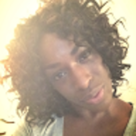 Profile Picture of Ericka Dates (@ericka_dates) on Poshmark