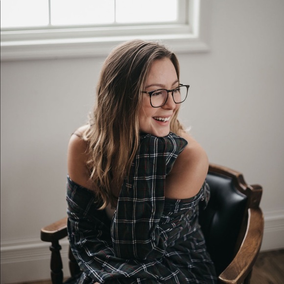 Profile Picture of Hannah Palmgren (@hannah_palmgren) on Poshmark