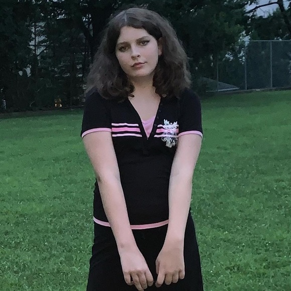 Profile Picture of Brianna Feeley (@feeleybrianna) on Poshmark