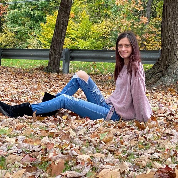 Profile Picture of Taylor Potter (@taytay3788) on Poshmark