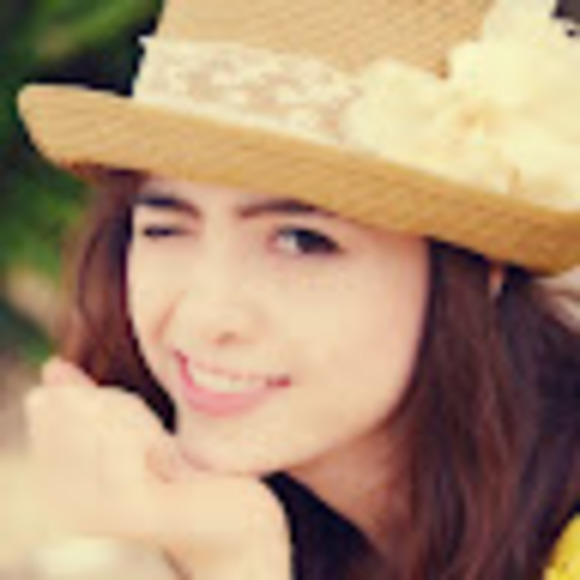 Profile Picture of Michelle hien Huynh (@hienhuynh24) on Poshmark