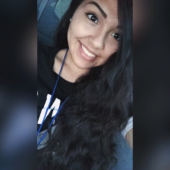 Profile Picture of Julissa Careaga (@julissaaa21) on Poshmark