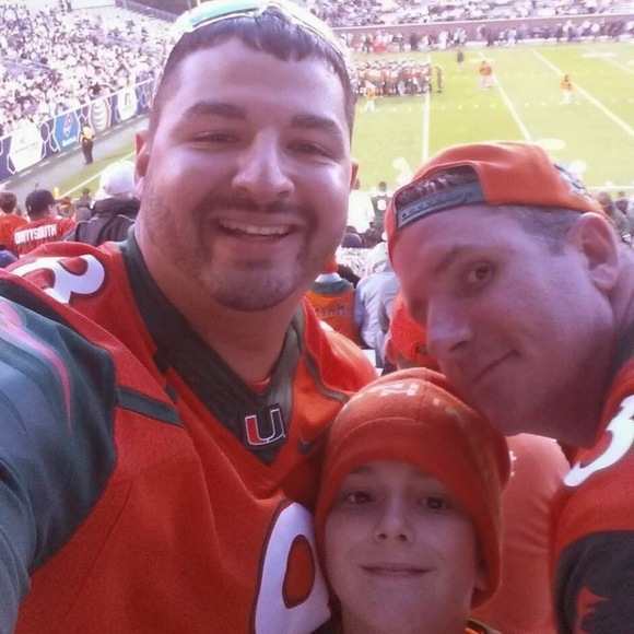 Profile Picture of Jonathan Santana (@walmartjunkie08) on Poshmark