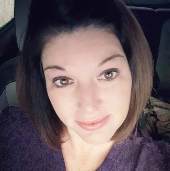 Profile Picture of Angela Hanzey (@txangela27) on Poshmark