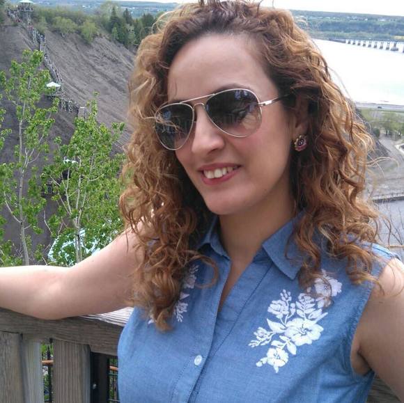 Profile Picture of Helina Syrie (@helinasyrie) on Poshmark