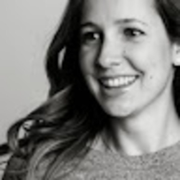 Profile Picture of Renée Frenette (@hireneefrenette) on Poshmark