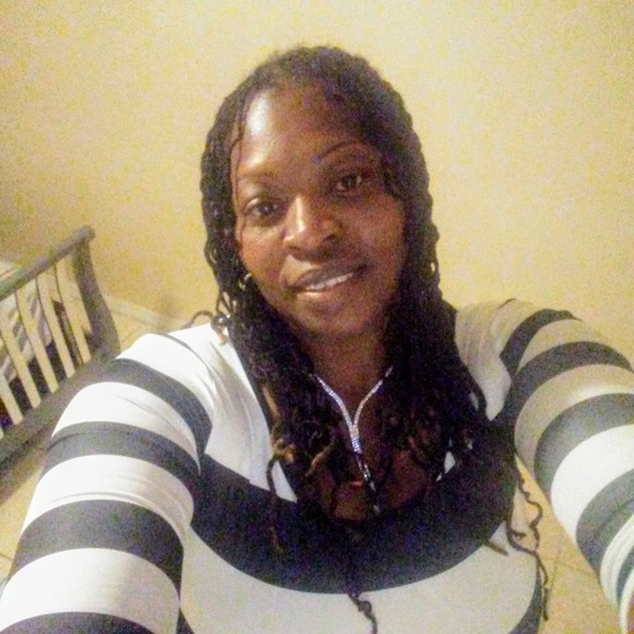 Profile Picture of Kizzy Evans (@kizzyevans49) on Poshmark