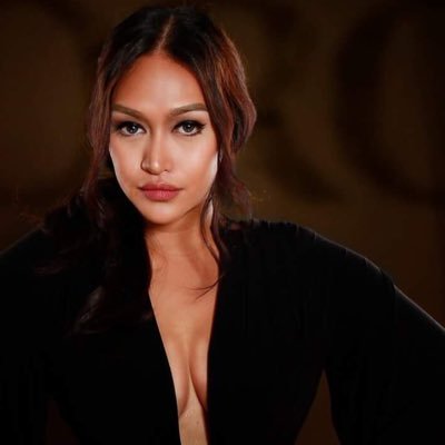 Profile Picture of Mercedes Cabral (@thedancingbunny) on Twitter