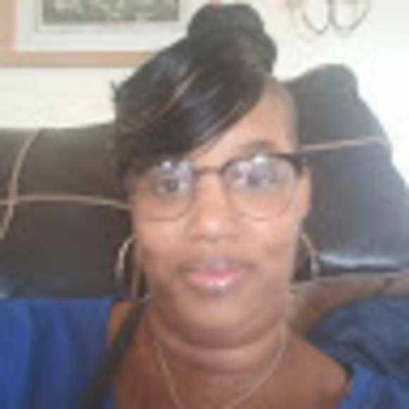 Profile Picture of Latitia Highsmith (@latitia0105) on Poshmark