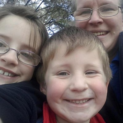 Profile Picture of Heidi Knowles (@hidznoless) on Twitter