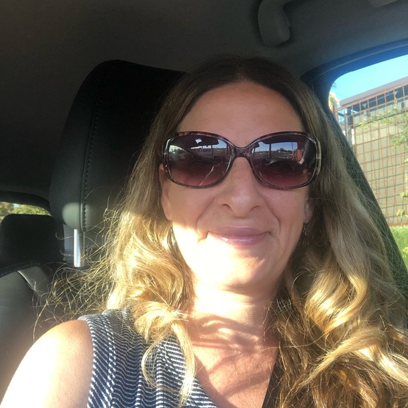 Profile Picture of Sarah Clancy (@clancy42) on Poshmark