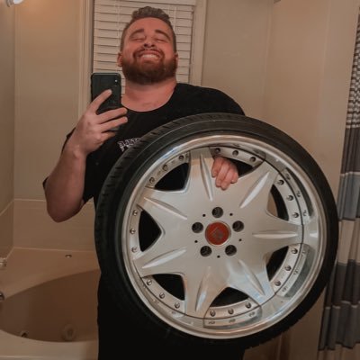 Profile Picture of Andrew Kitchens (@AndrewJeff223) on Twitter