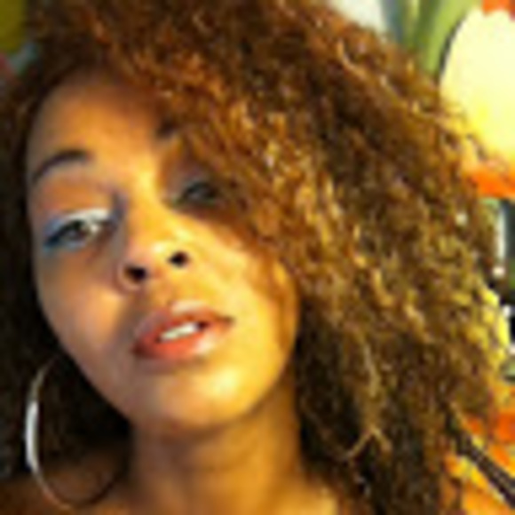 Profile Picture of Paulette Stovall (@paulettestovall) on Poshmark
