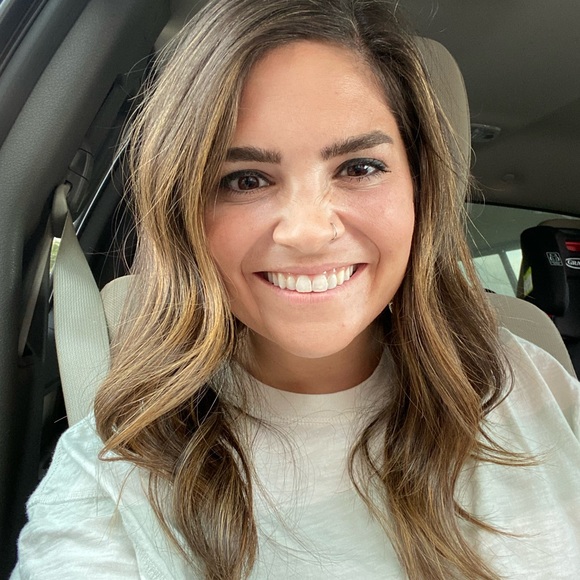 Profile Picture of Hayley Balenseifen (@hbalenseifen) on Poshmark