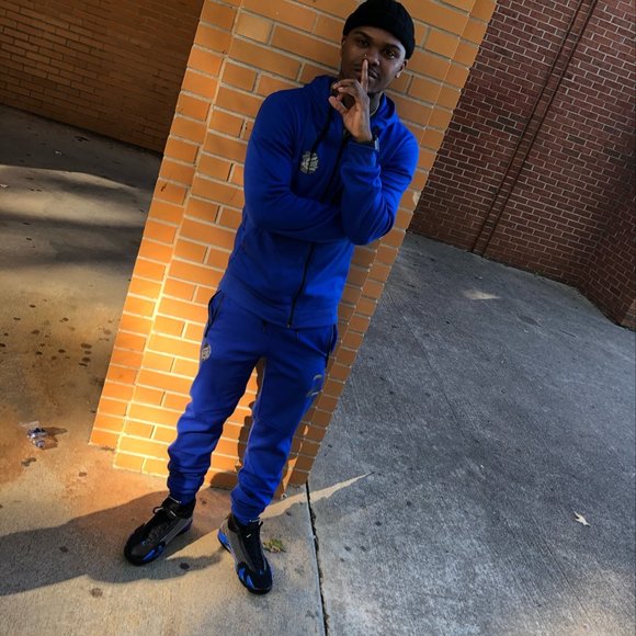 Profile Picture of Darius Thornton (@darius_thornton) on Poshmark