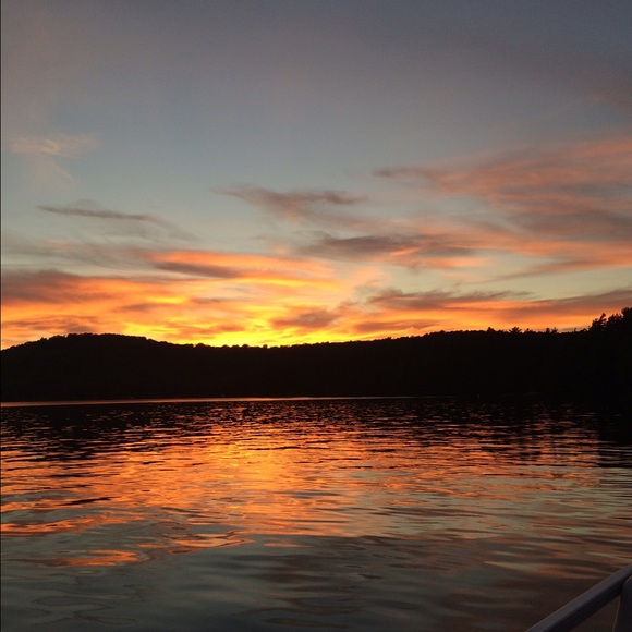 Profile Picture of Catherine Hobbs (@cr20hobn) on Poshmark