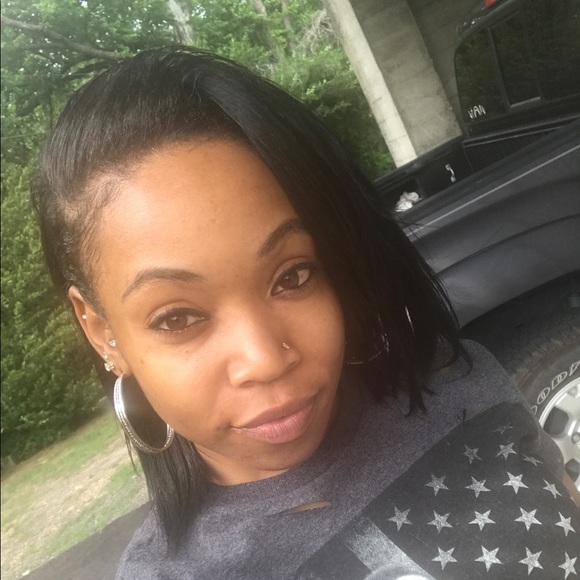 Profile Picture of Kristina Calahan (@belamore90) on Poshmark