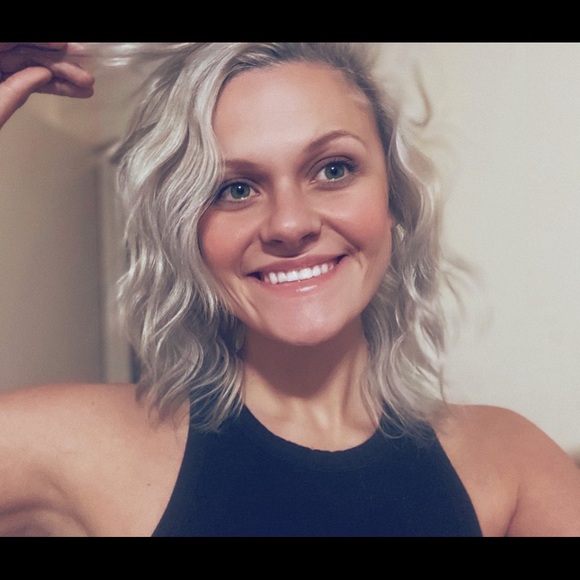 Profile Picture of Brooke Nowicki (@bronow40) on Poshmark