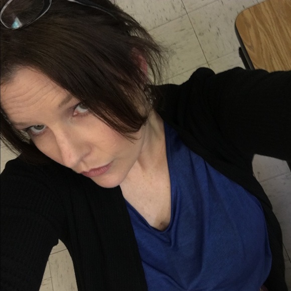 Profile Picture of Beth Byrnside (@bethbyrnside22) on Poshmark