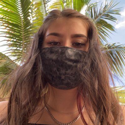 Profile Picture of Julia Butts (@juliaabutts) on Twitter