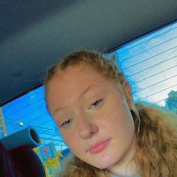 Profile Picture of Abby Maybury (@abbymaybury) on Poshmark