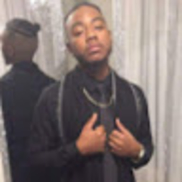 Profile Picture of Bartholomew Graham (@bartkjgraham) on Poshmark