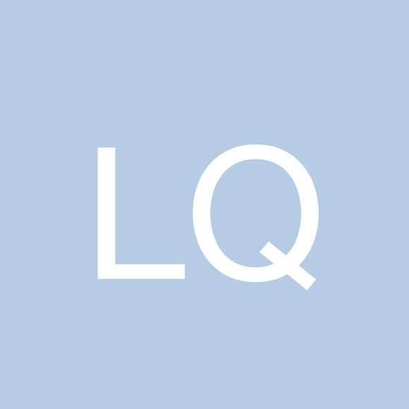Profile Picture of Lisa Query (@lisaquery) on Poshmark