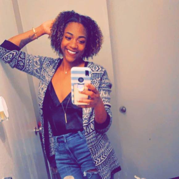 Profile Picture of Antranae Demming (@naenae53) on Poshmark