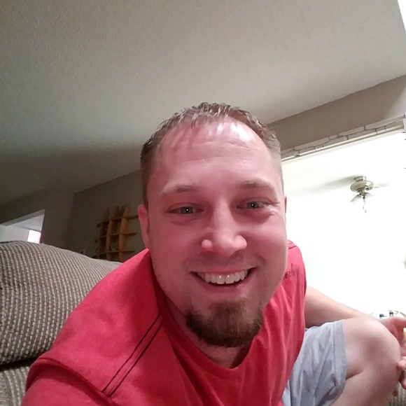 Profile Picture of Travis Grim (@avalanchefan) on Poshmark