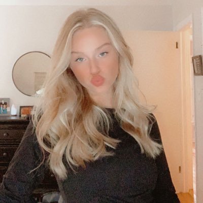 Profile Picture of Elizabeth Sanders (@lizsanderss) on Twitter