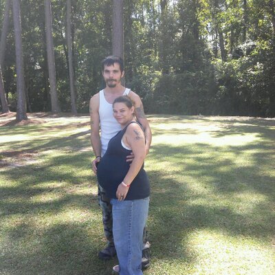 Profile Picture of Becky Hendrix (@AiNtScArEd1997) on Twitter