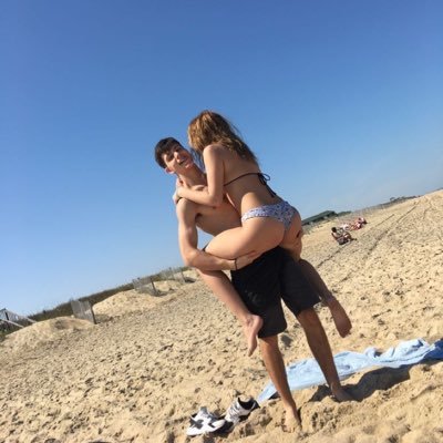 Profile Picture of Allison Winfree (@allisonwinfree) on Twitter