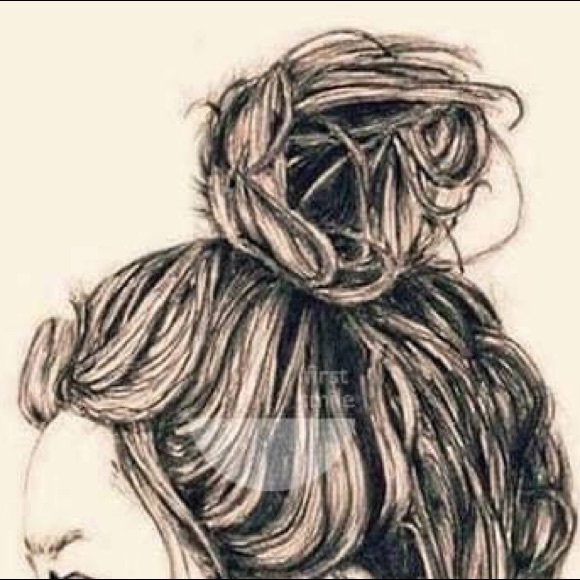 Profile Picture of Nika Emde (@neeksmarell) on Poshmark