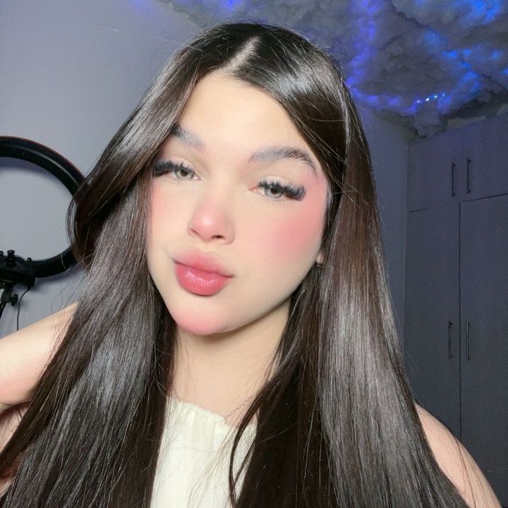 Profile Picture of Victoria Sandrea de Erwin🐼💜 (@vicmsandrea) on Tiktok