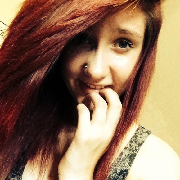 Profile Picture of Ciera Evans (@broken_beauty00) on Poshmark