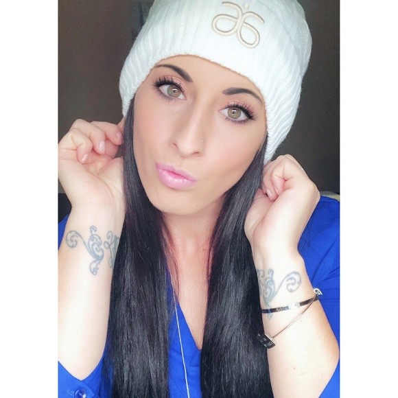 Profile Picture of Cassandra Mooers (@cmooers13) on Poshmark