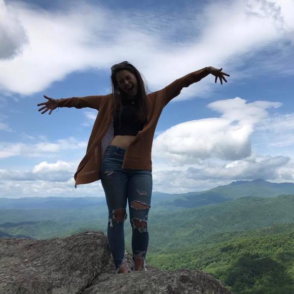 Profile Picture of Brooke Rollins (@brollin) on Poshmark