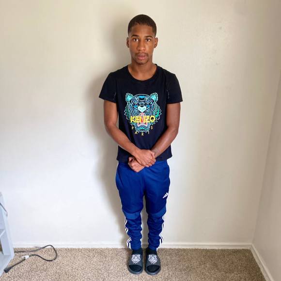 Profile Picture of Kareem Carter (@kmg4l55) on Poshmark