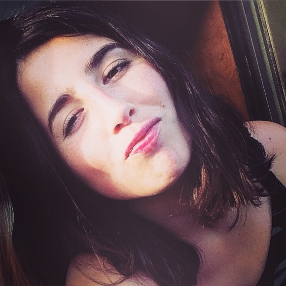 Profile Picture of Andrea Menchero (@andreamenchero) on Poshmark