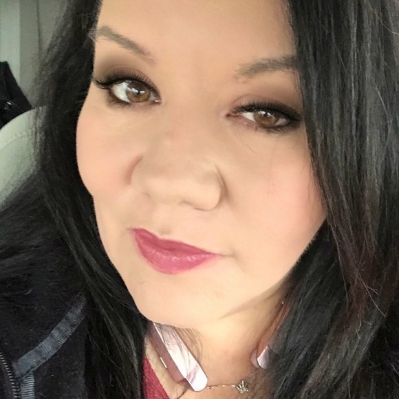 Profile Picture of Ketha Molina (@ketham) on Poshmark