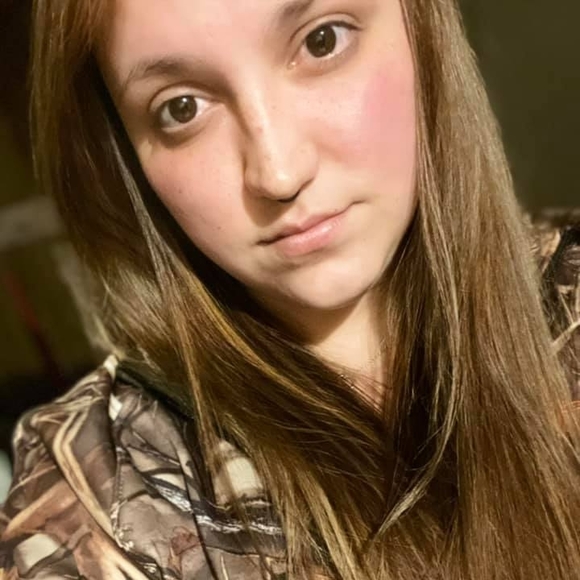Profile Picture of Jillian Onishea (@jillian_ann_94) on Poshmark