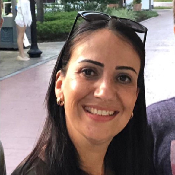 Profile Picture of Roseane Salvini (@roguarisa) on Poshmark